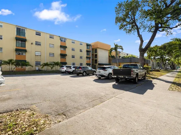 606 W 81st St APT 302, Hialeah, FL 33014