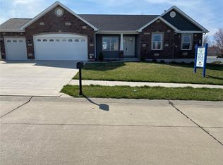 131 Wilson Creek Dr, Shiloh, IL 62221