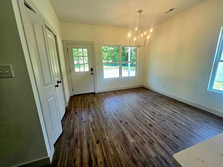 1331 Lee Ln — Photo 14