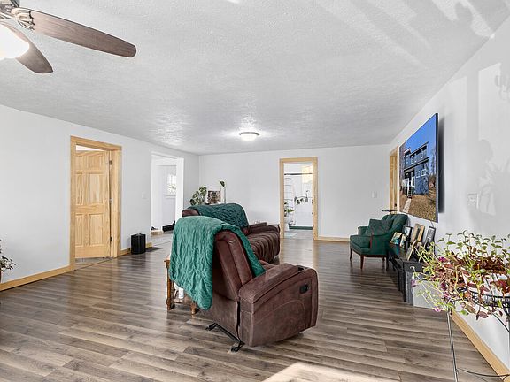 5th image of 101 River Ct