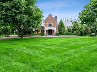 17 Pleasant Ridge Rd, Harrison, NY 10528