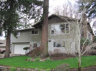 7515 Ridge Dr, Gladstone, OR 97027