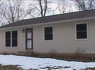 555 Devonshire Dr, Waterloo, IA 50701