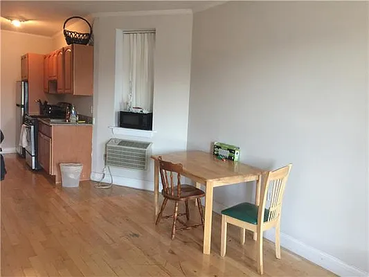 Rented by Lucien Perry | media 2