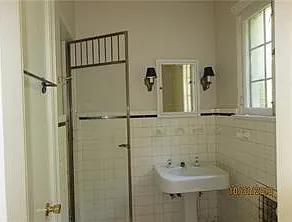 70 N Monterey St — Photo 16