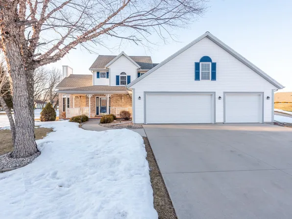 4755 W Whitetail Ct, Manitowoc, WI 54220