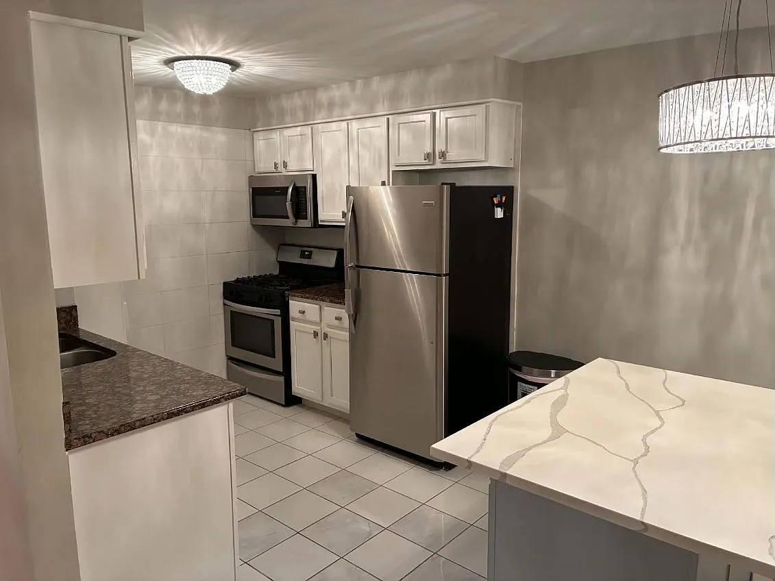 2 bed, 900 sqft, $1,900 — Photo 4