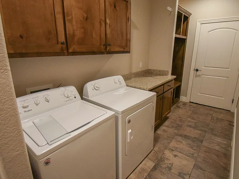 537 N Salem Rd — Photo 22
