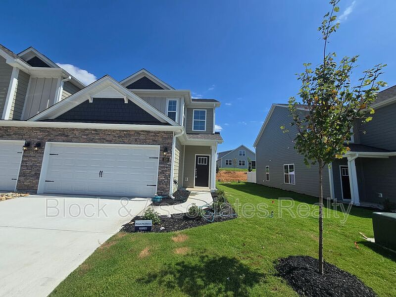 1st image of 209 Ranger Rd