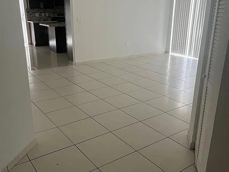 13412 NW 5th Pl — Photo 5