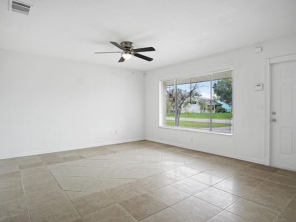 5th image of 2195 SE Shelter Drive