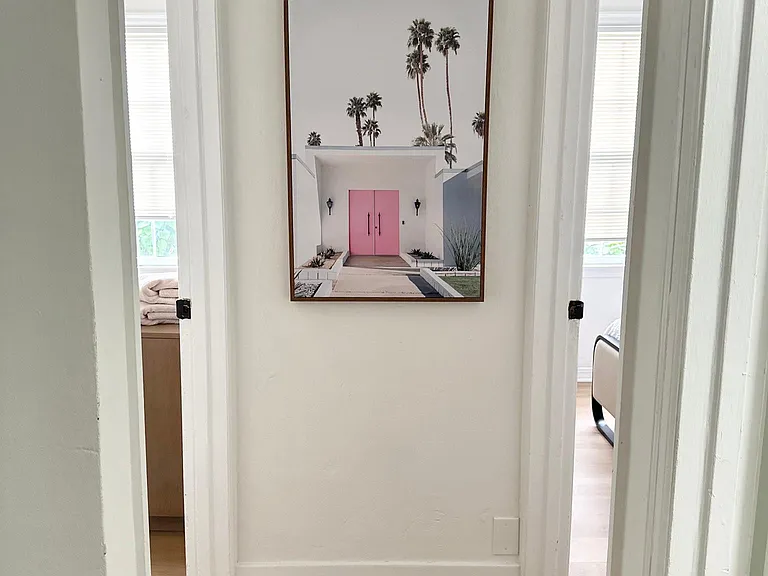 1280 Rensselaer Ave — Photo 14