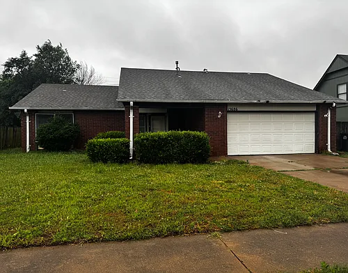 13686 S Maple St E Photo 1