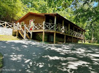576 Mill Creek Rd, Pigeon Forge, TN 37863