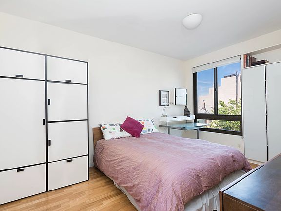 4th image of 500 4th Ave APT 3O