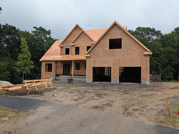 3rd image of 6 Quinn Rd
