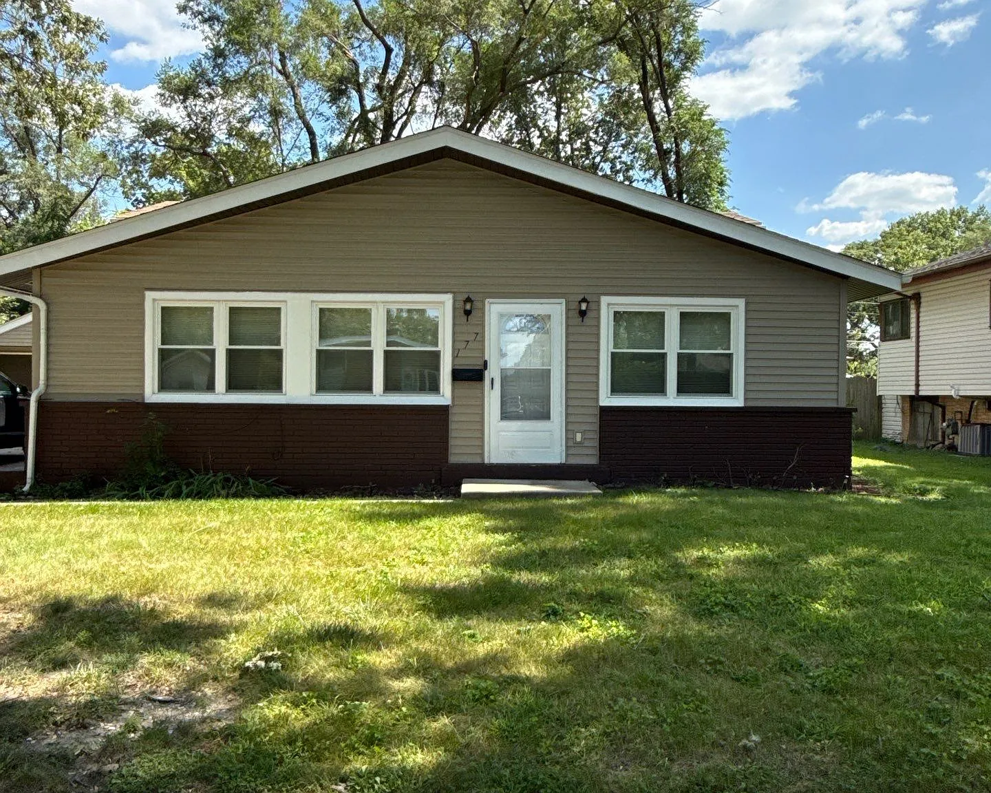 3 bed, 1088 sqft, $2,400 — Photo 1