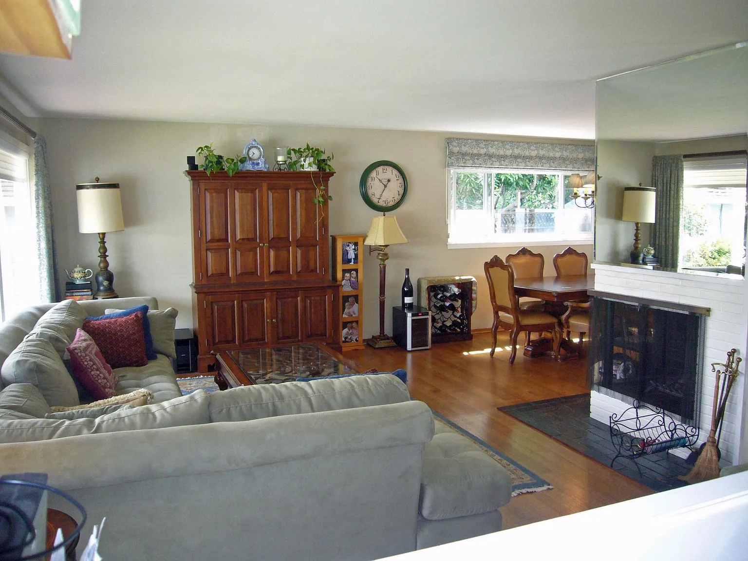 332 Malcolm Ave photo 1