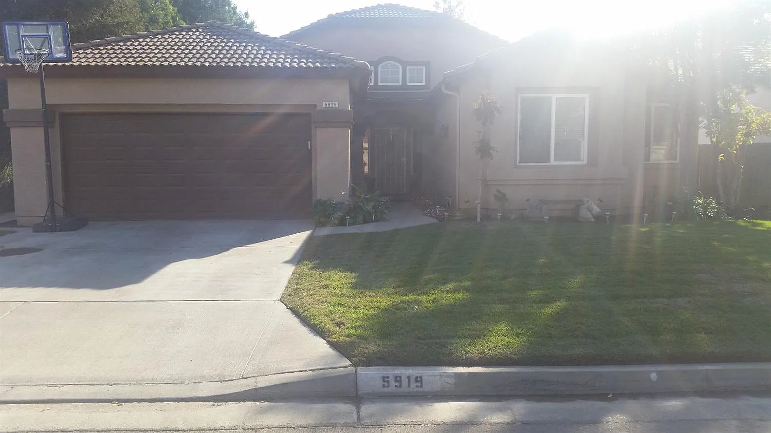 5919 W Chennault Ave photo 1