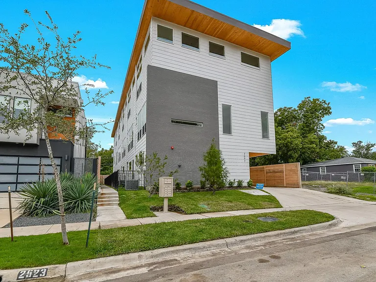 2603 Calvin St #104 — Photo 2