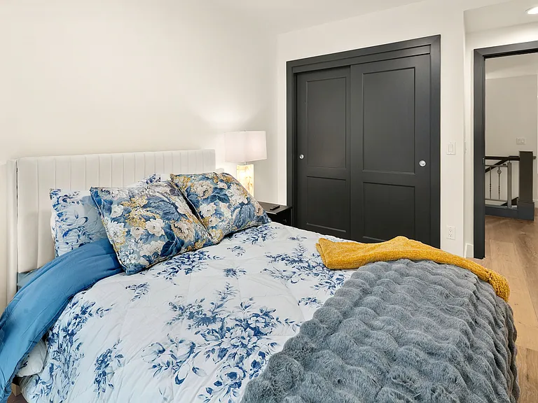 10630 NE 9th Pl #10 — Photo 25