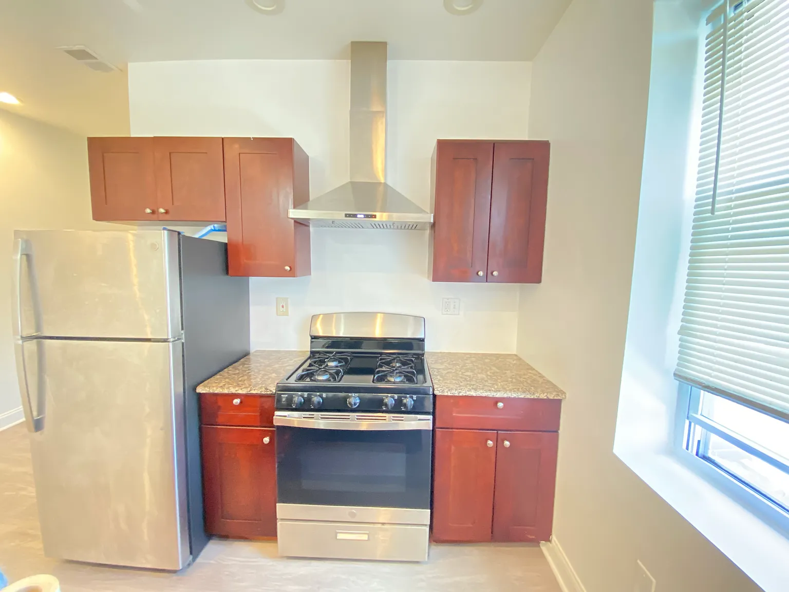 2 bed, 800 sqft, $1,575 — Photo 1