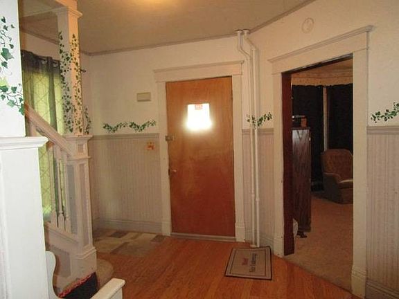 3rd image of 718 N A St
