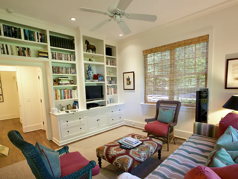 6 Cobbetts Ln — Photo 6