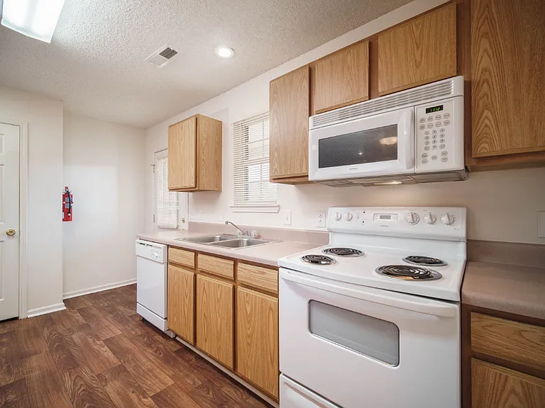 17962 Arrowhead Cir — Photo 9