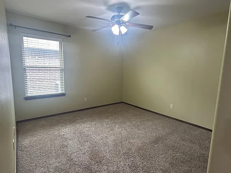 18224 Bridlington Dr — Photo 13