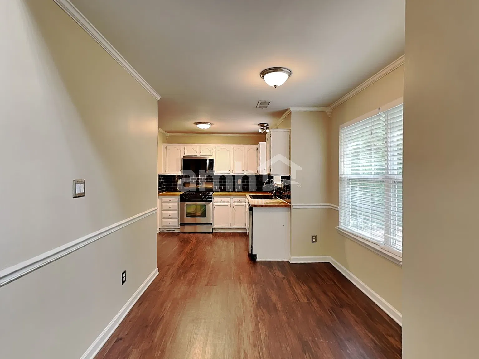 3 bed, 2.5 bath, 1777 sqft, $2,205 — Photo 4