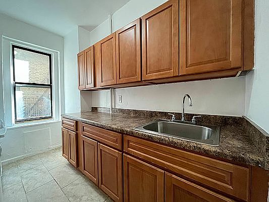 2nd image of 261 Wadsworth Ave #4I