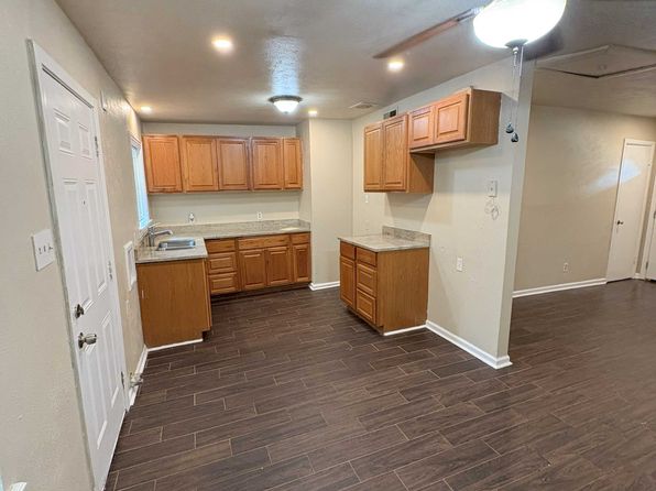 705 Deerwood Dr