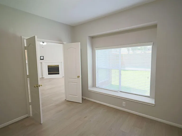 18123 Somerset Knolls Ct — Photo 10
