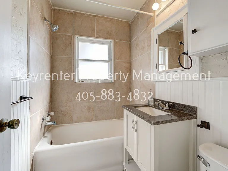 1123 NW 30th St — Photo 25