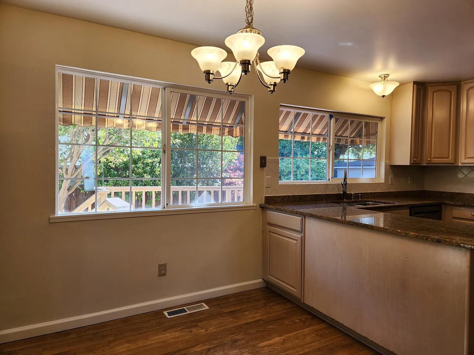 4 bed, 2.5 bath, 2048 sqft, $3,550 — Photo 4