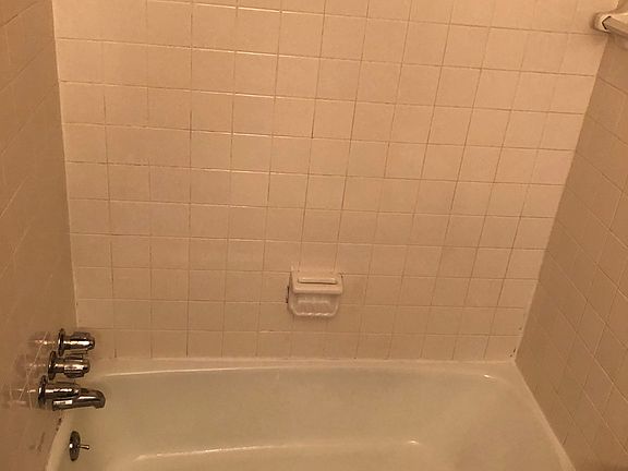 3rd image of 3811 Sandhurst Dr APT 304