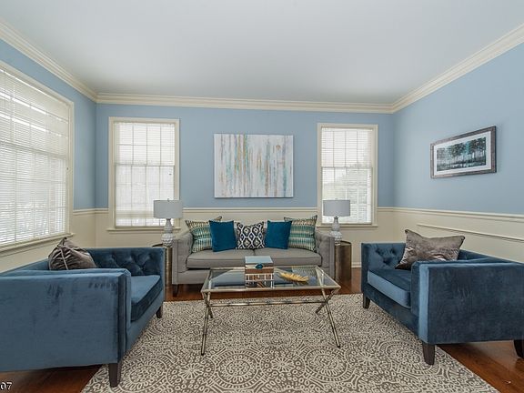 4th image of 2 Allsop Ct