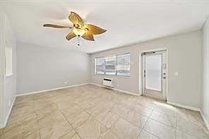 1 bed, 1.5 bath, 684 sqft, $1,600 — Photo 2