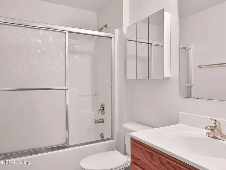 11 Wheatfield Dr — Photo 30