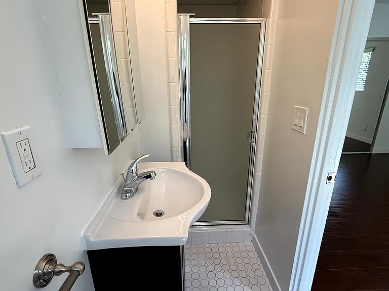 5044 W Maplewood Ave #8 — Photo 17