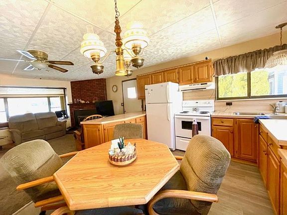 3rd image of 3656 E Cedar Lake Dr