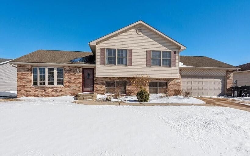 1st image of 2911 Airport Rd