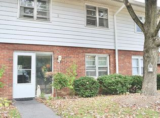 5 Orchard Hts, New Paltz, NY 12561