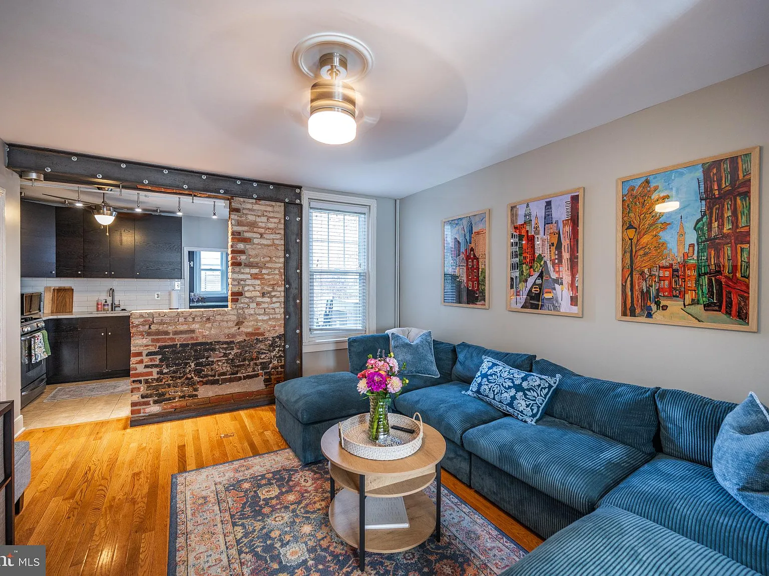 2 bed, 1.5 bath, 1250 sqft, $2,495 — Photo 2