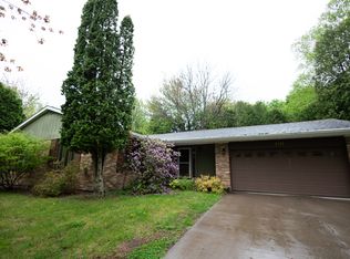 1211 Joliet Rd, Marquette, MI 49855