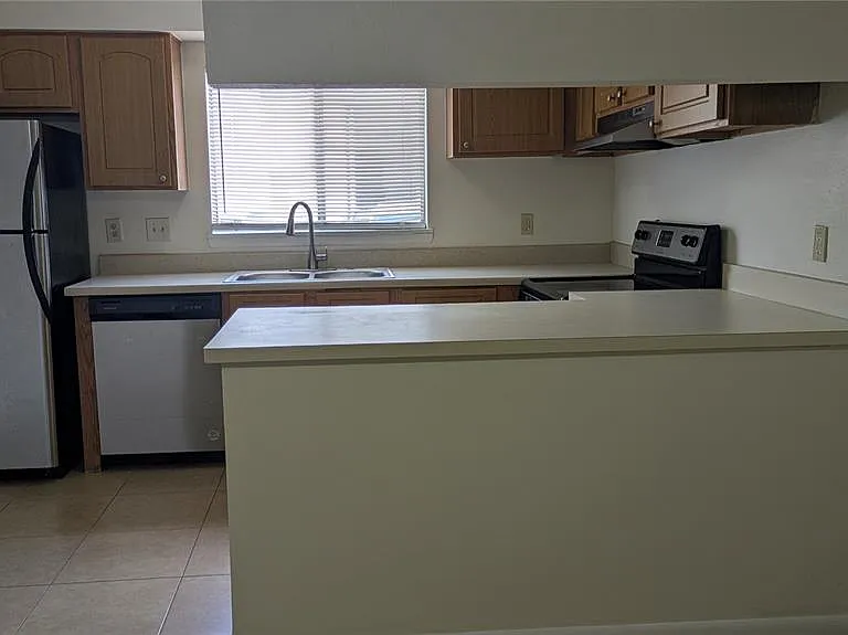 4401 S Semoran Blvd #9 — Photo 13