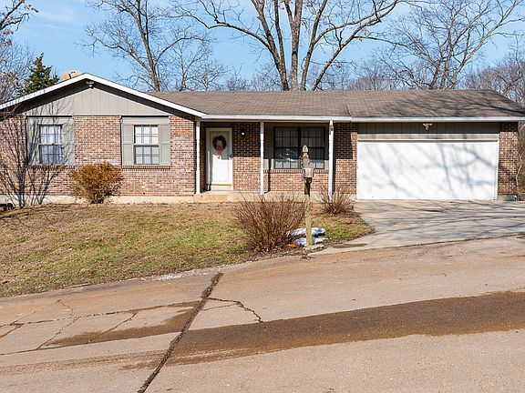 2nd image of 4586 Debbie Ln
