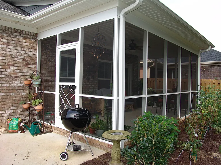 1038 Barrett Dr — Photo 16