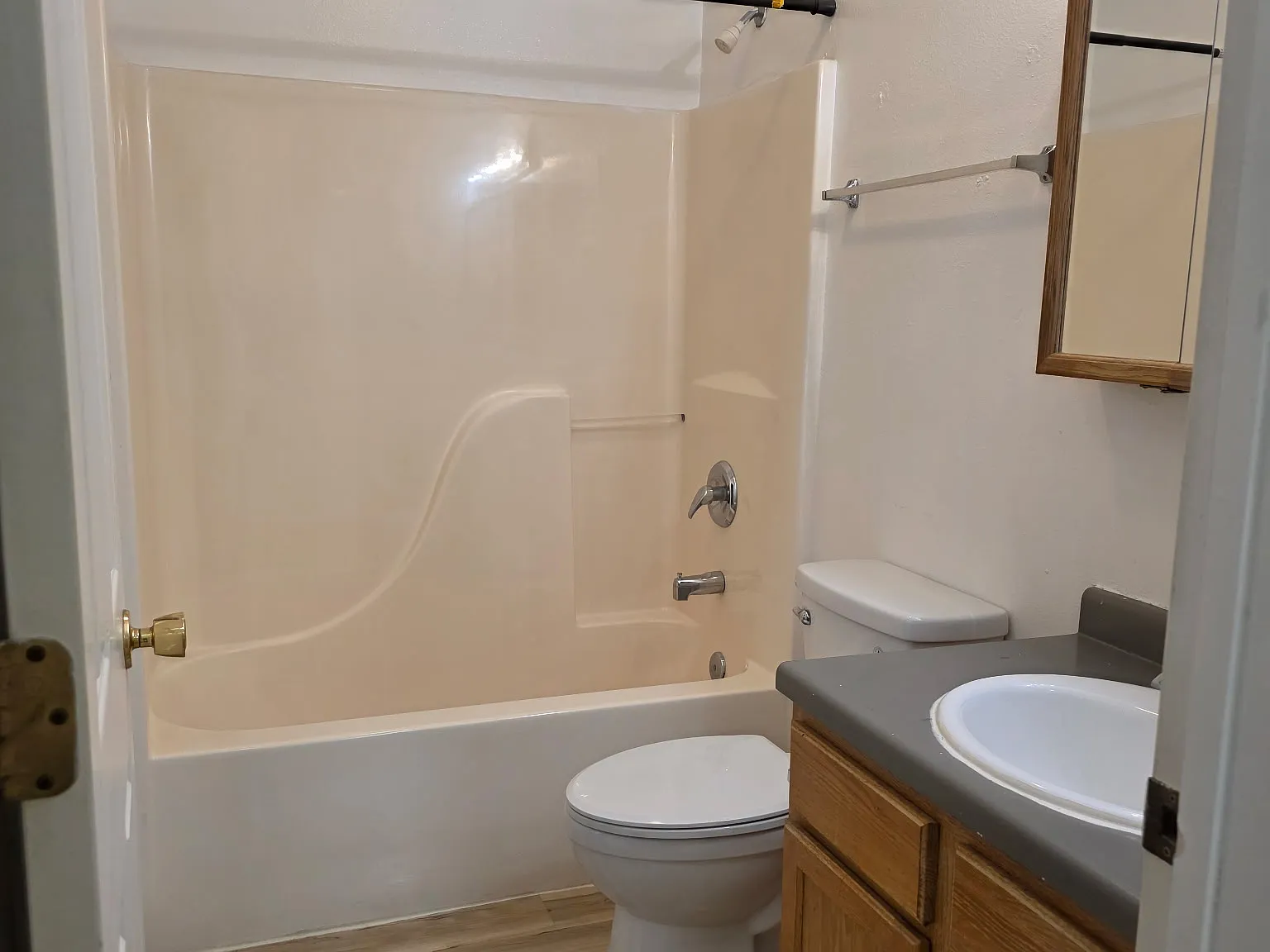 2 bed, $1,100 — Photo 1